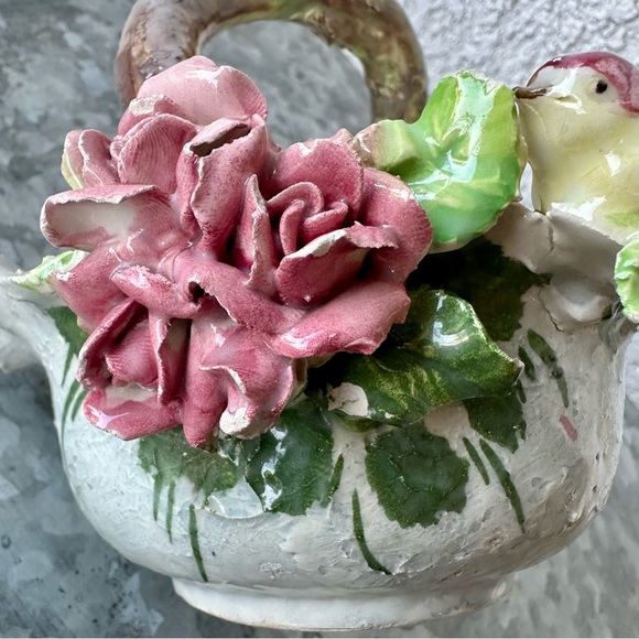 Vintage Mid-century Italian Capodimonte Style Porcelain Basket w/ Roses & Bird - Picture 10 of 12